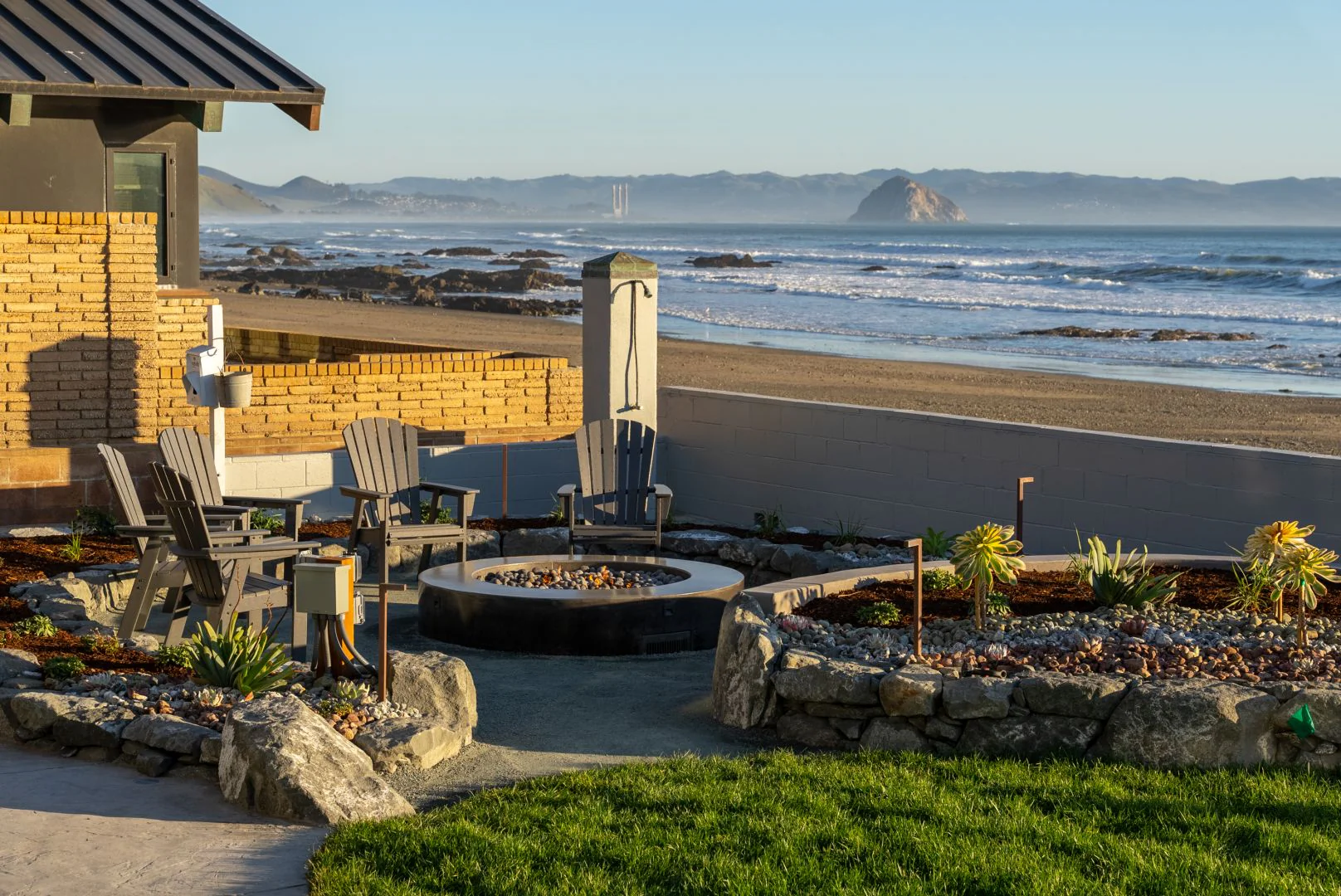 SpotixPro Project Spotlight: Custom Fire Features for Shoreline Inn