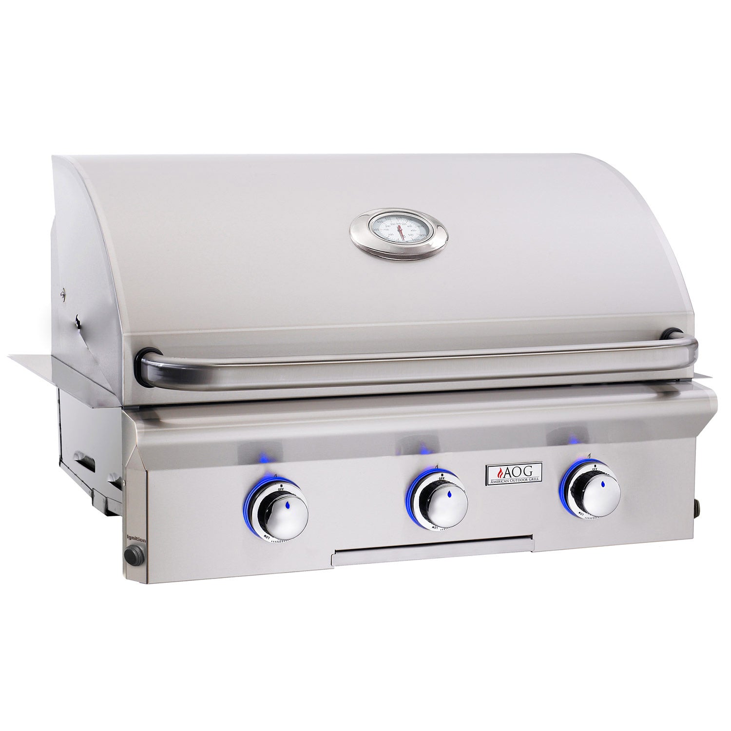 Built-in gas grill with stainless steel lid thermometer and front control knobs