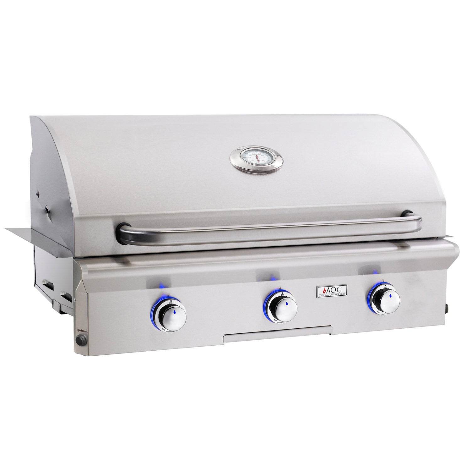 Built-in gas grill with stainless lid, front control knobs, and handle