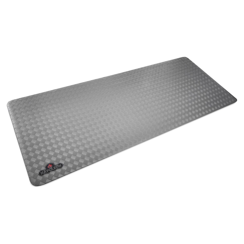 Large grill mat in grey diamond-plate texture, rectangular with rounded corners