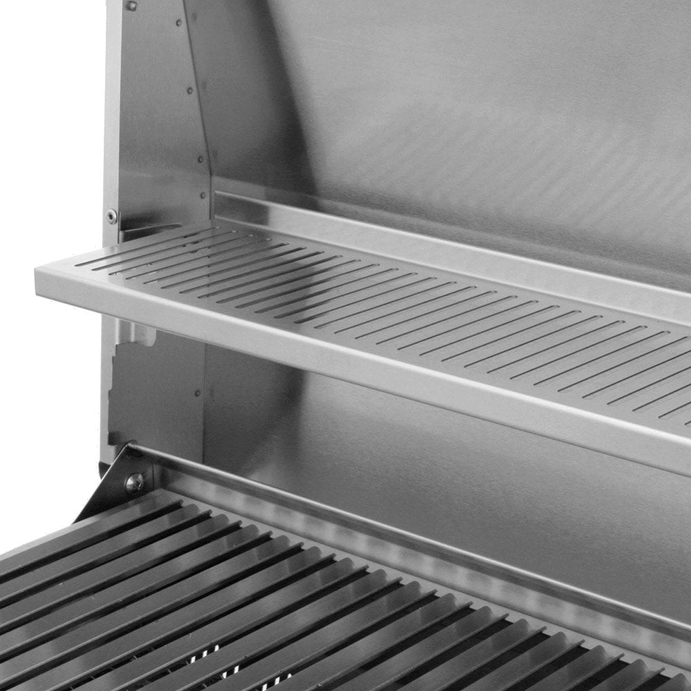 Double-burner grill interior with upper and lower cooking grates