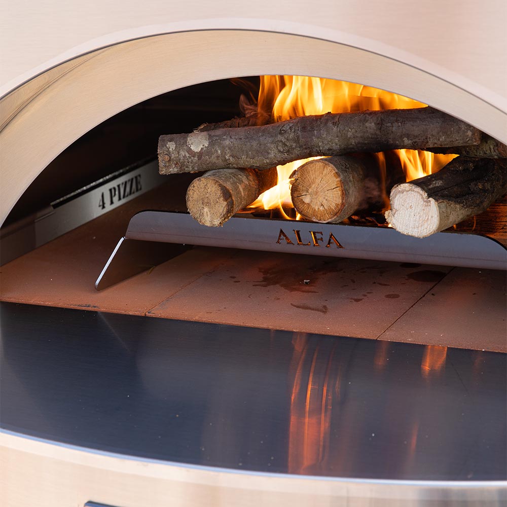 Pizza oven interior with flames behind logs and '4 PIZZE' side label