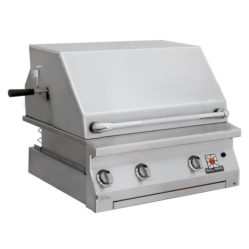 Stainless built-in gas grill with hinged lid and front control knobs