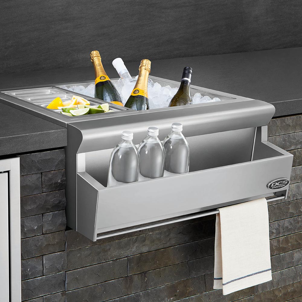 Built-in grill unit with side shelf and hanging towel, DCS logo