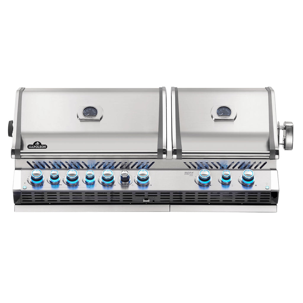 Stainless built-in gas grill with three control knobs and dual burner rails