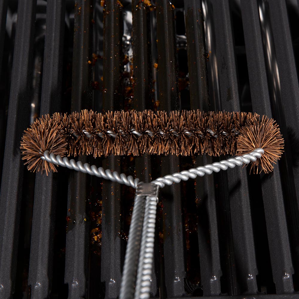 Tri-head grill brush for grates, copper-brown bristles on three wire heads
