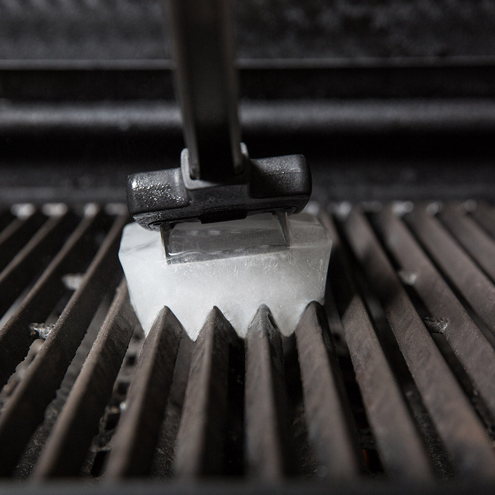 Ice grill brush scraper head on grill grates