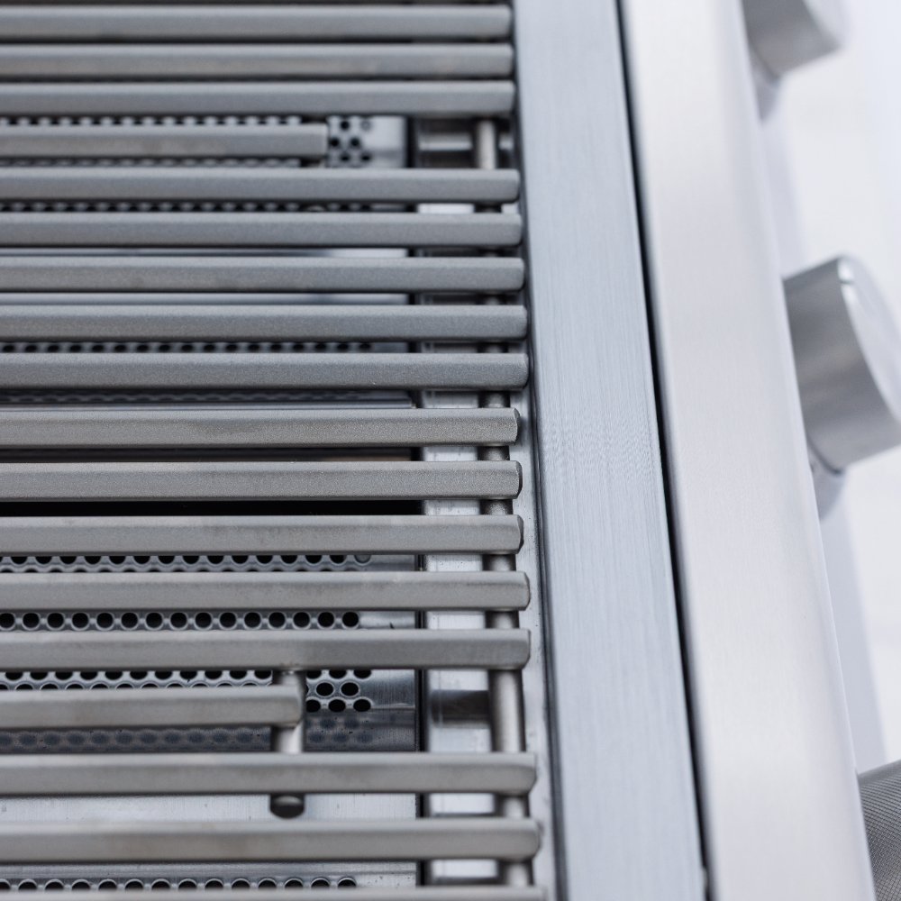 Blaze BCM 32-Inch 4-Burner Built-In Gas Grill
