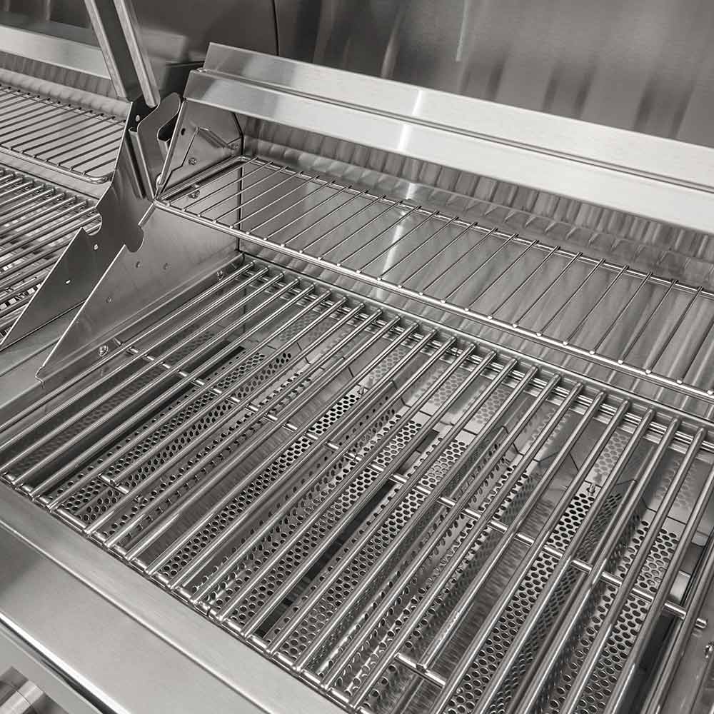 Built-in hybrid grill cooking grates with raised rows and interior heat plate