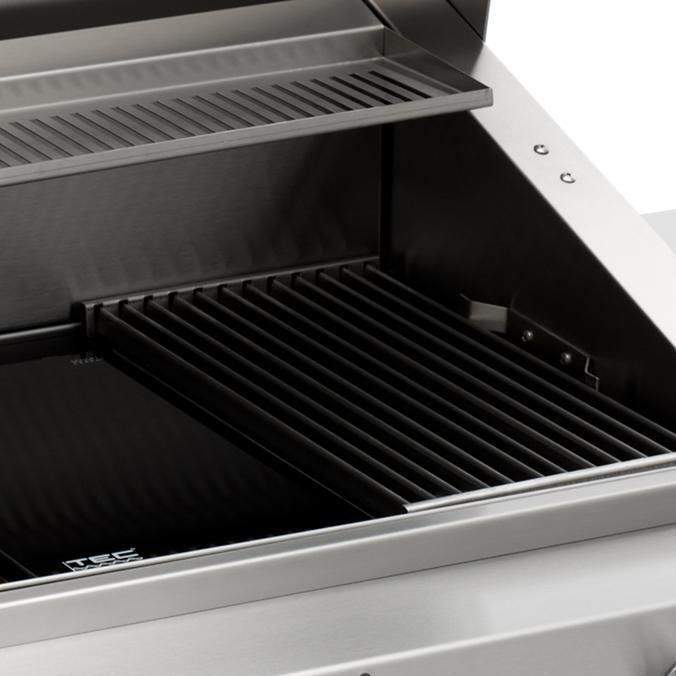 Open infrared gas grill with stainless cooking grates and stainless interior housing