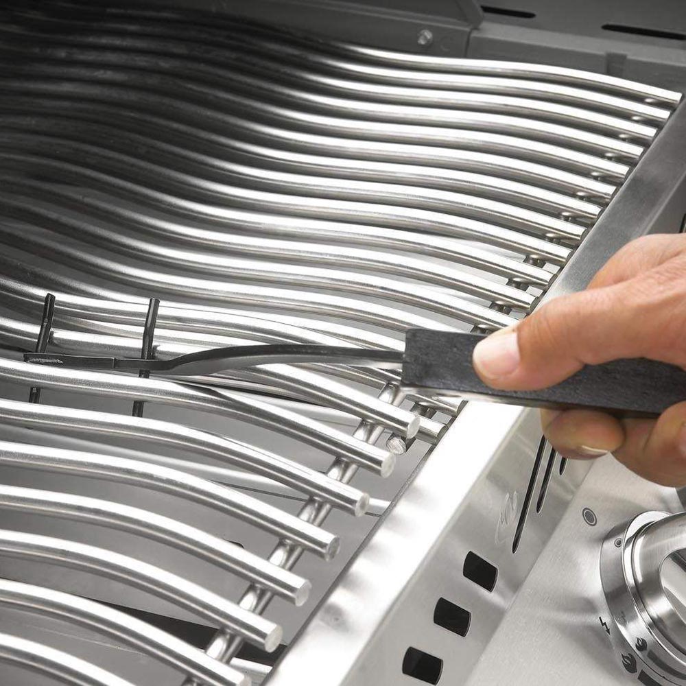 Grill grid lifter tool lifting grill grates with flat scraper head