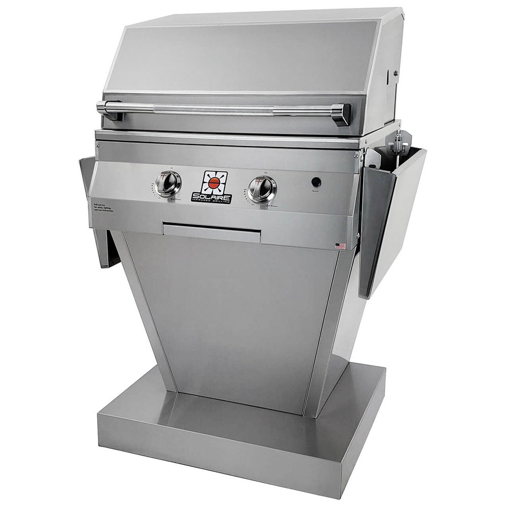 Stainless steel pedestal grill with closed hood and front control knobs