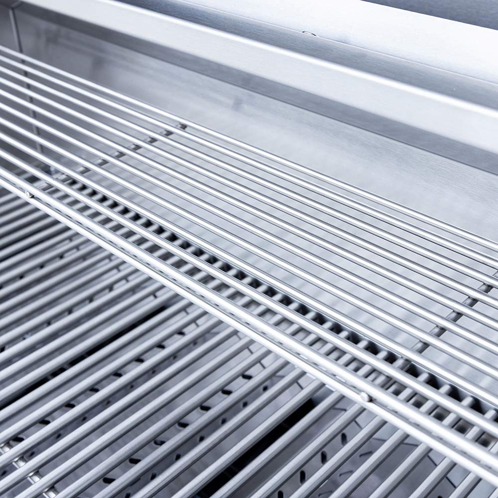 Stainless grill grates with parallel bars and vent slots for heat circulation