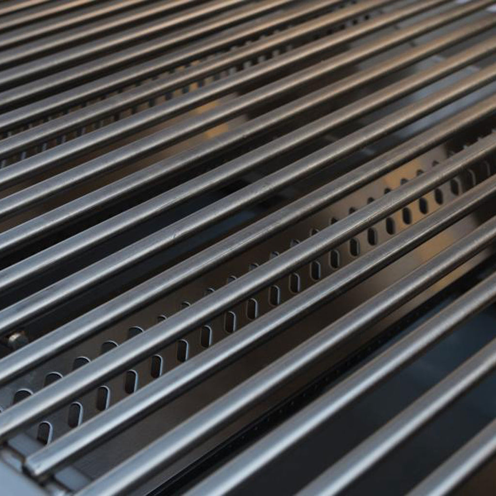 Built-in grill cooking grates with parallel stainless bars and drip channels